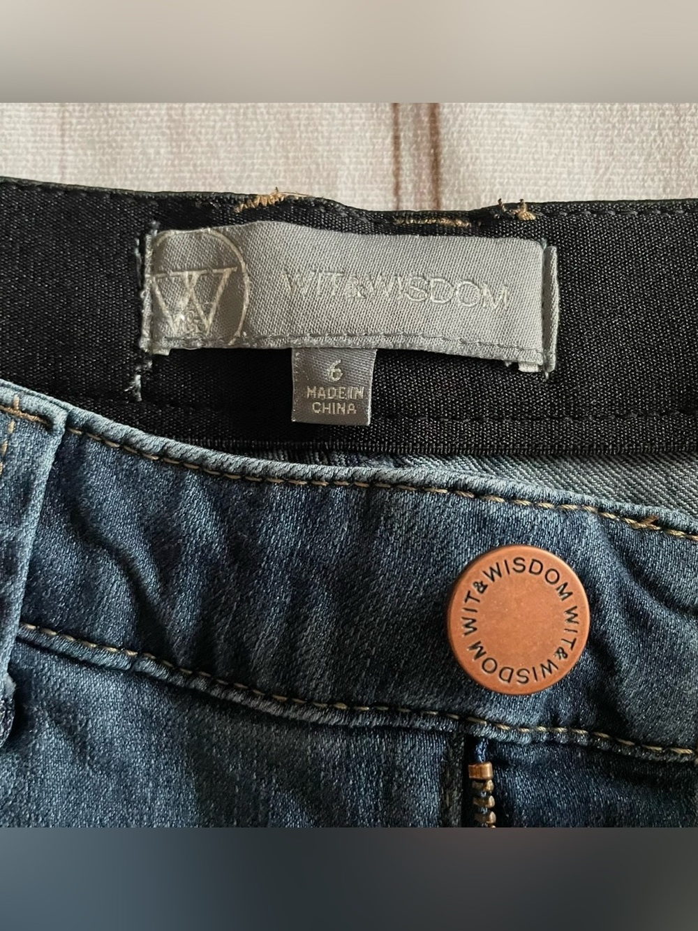 Wit & Wisdom Jeans Women’s 6 Blue Straight Leg Ab Solution Stretch Mid Rise Fade - Picture 7 of 11